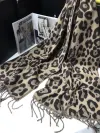 واكتشفت الدفعة الجديدة من الأوشاح العابرة للحدود أن موردي الكهرباء الذين يدفعون ثمن الشراء يقدمون سلمباشرة سلسلة توريد الزهور من نوع الفهود الفهد الملمع details Picture
